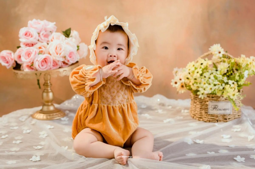 临朐宝宝多大可以吃水果